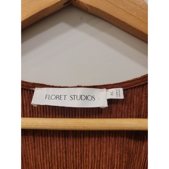 Floret Studios Phoebe V-Neck Midi Dress in Arabian Spice - Picture 5 of 8